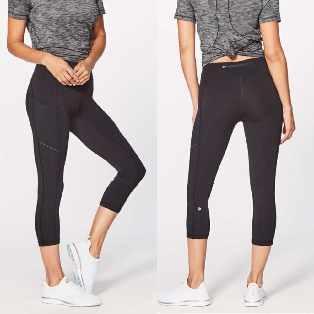 Lululemon Speed Up Crop (21")
Black size 4